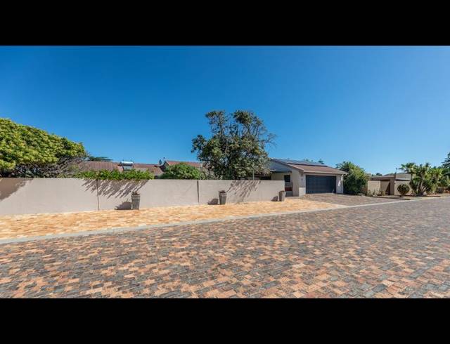 4 BEDROOM HOUSE FOR SALE IN DUYNEFONTEIN